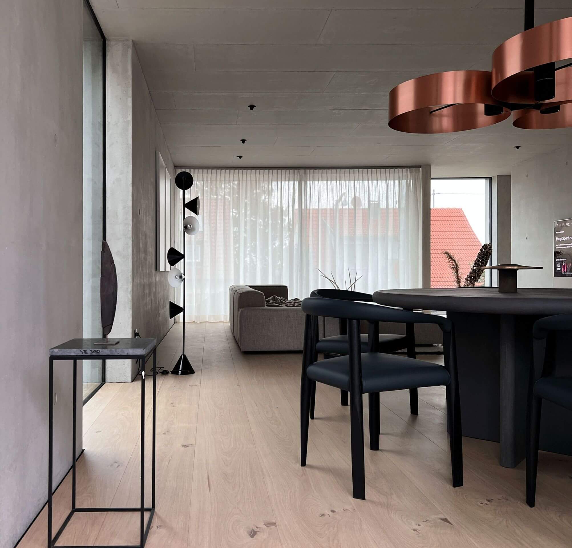 pur natur oak Select planks in the 300 width in open-plan living / dining area