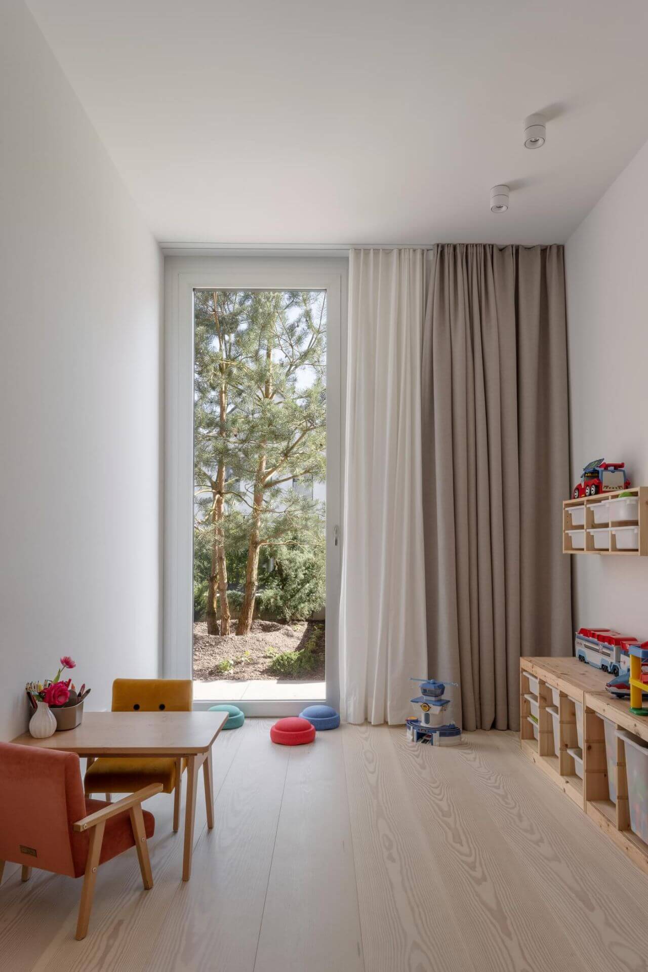 Children's room with Douglas fir floorboards from pur natur